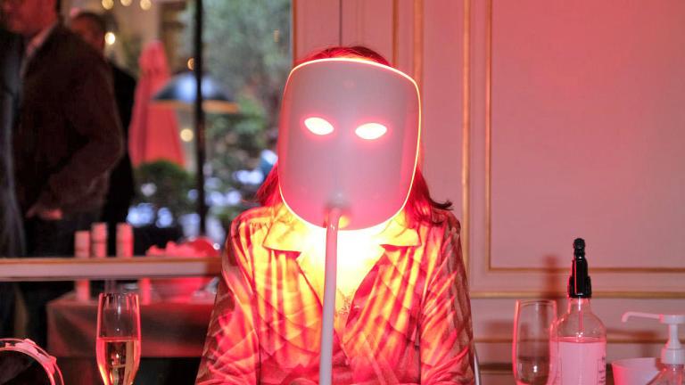 LED MASK: Η νέα skincare εμμονή που χαρίζει άμεσα ορατά αποτελέσματα