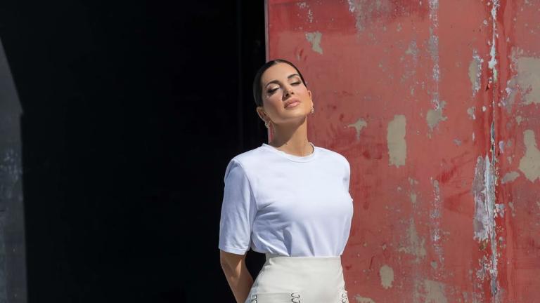 Η φούστα από τα H&M που επέλεξε η Σταματίνα Τσιμτσιλή