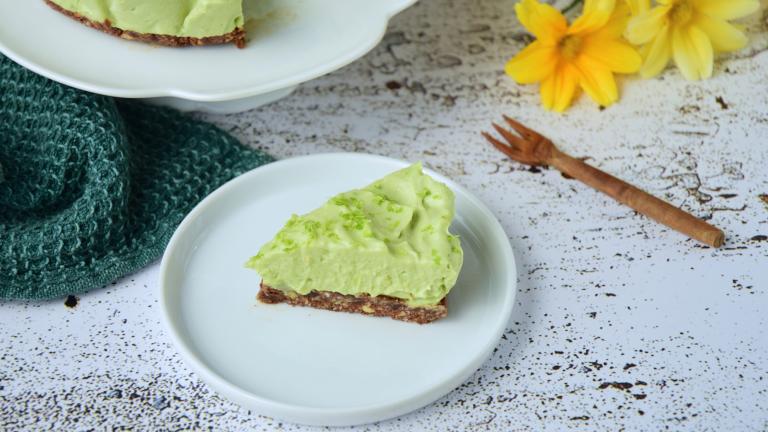Cheesecake με αβοκάντο / Φωτογραφία: shutterstock