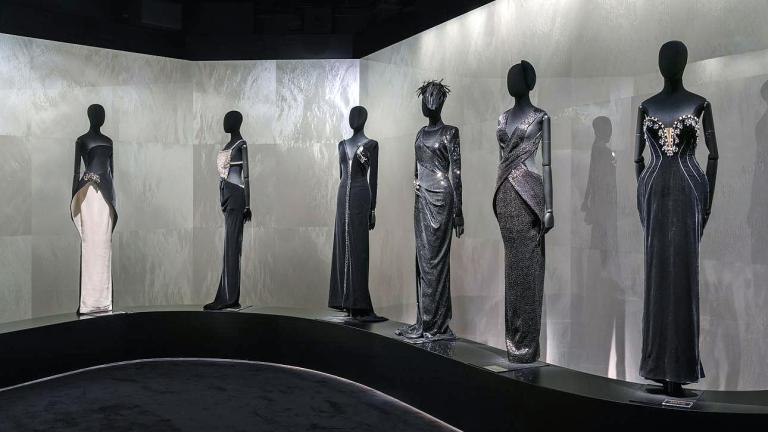 Giorgio Armani Privé: Δύο δεκαετίες χειροποίητης μαγείας παρουσιάζονται σε μια εκπληκτική έκθεση στο Μιλάνο