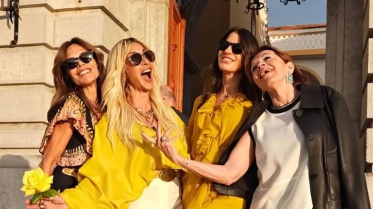 Γιάννης Κούστας, Δήμητρα Μέρμηγκα: Στην αρχοντική Σύμη βάφτισαν τον γιο τους με νονά την Άννα Βίσση