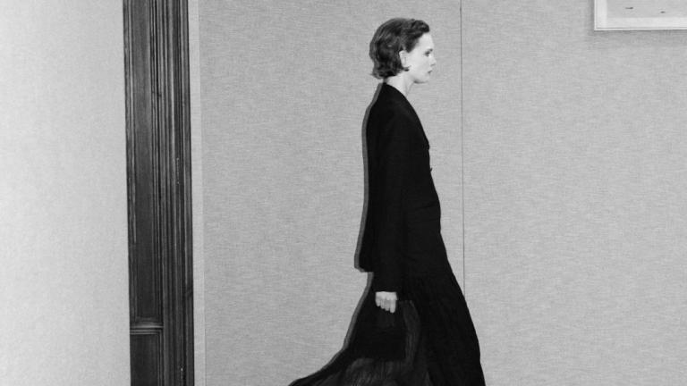 Το πουκάμισο από τα Massimo Dutti που οι γυναίκες άνω των 50 θα λατρέψουν αυτό το καλοκαίρι