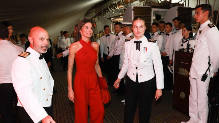 Η βασίλισσα Λετίθια με τα πιο glam παπούτσια της άνοιξης