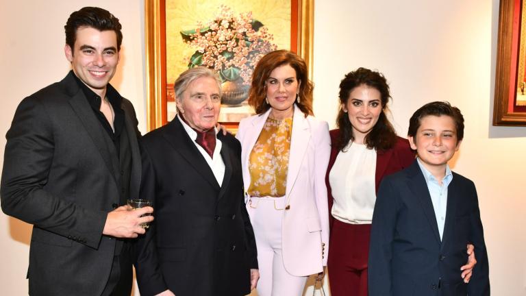 Ευγενία Μανωλίδου: Παρευρέθηκε στην έκθεση του πρώην συζύγου της, Θεόδωρου Μανωλίδη, με τα παιδιά της