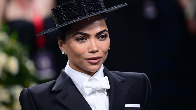 Η Mona Patel στο Met Gala με ρομποτικό σκύλο -Γνωρίστε τον Vector