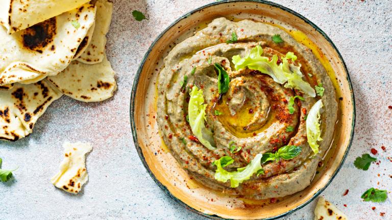 Μπαμπά γκανούς: spicy μελιτζανοσαλάτα με ταχίνι / Φωτογραφία: Shutterstock
