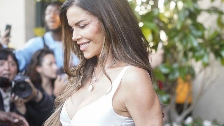 Το luxury brand που θυμίζει Versace των ‘90s και έχει ξεχωρίσει η Lauren Sanchez