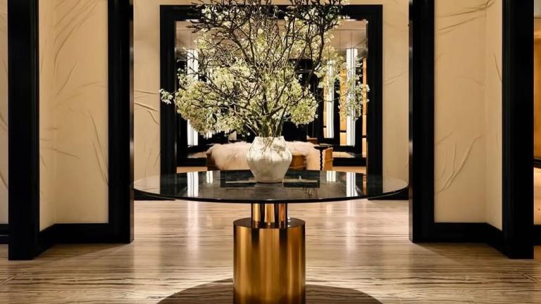 Η Schiaparelli επεκτείνεται στο Harrods με μια μπουτίκ-κόσμημα σε σουρεαλιστικό ύφος