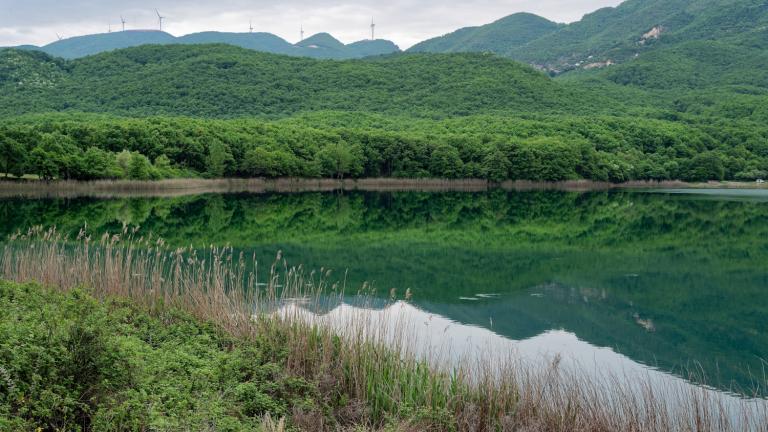 Ζαραβίνα: Η πιο ορεινή παραλία της Ελλάδας -Ένα στολίδι της Ηπείρου σε υψόμετρο 500 μέτρων