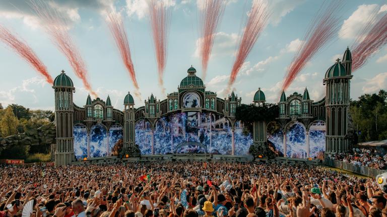 Tomorrowland 2025 μαζί με τo glo