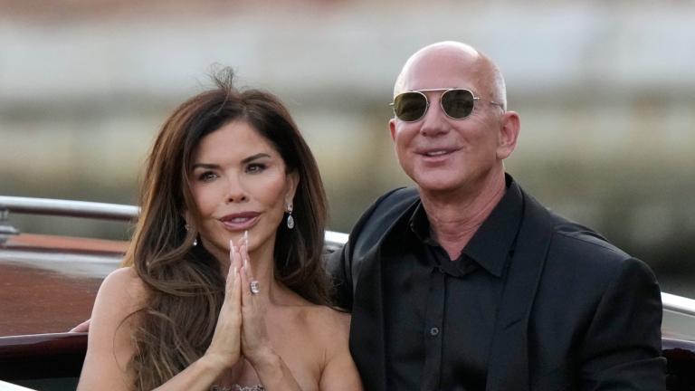 Φήμες περί εξαγοράς της Vogue από τον Τζεφ Μπέζος