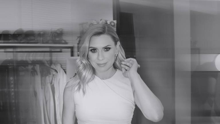 H Κατερίνα Καραβάτου με φόρεμα από τα Zara/Φωτογραφία Instagram: Katerina Karavatou