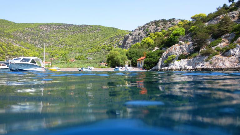 Η παραλία της Ψάθας