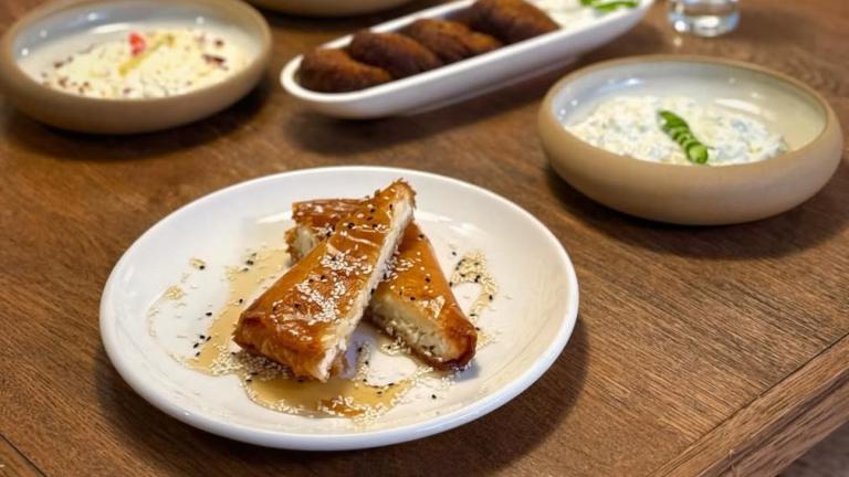 strouga taverna νέος κόσμος