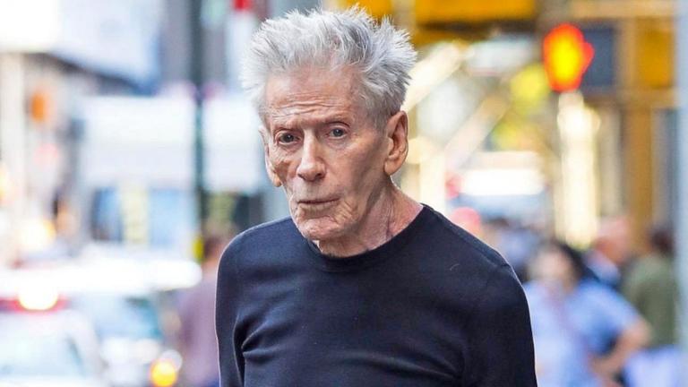 Ο θρυλικός Calvin Klein στους δρόμους της Νέας Υόρκης