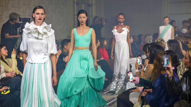 Επίδειξη της Edeline Lee στην Εβδομάδα Μόδας του Λονδίνου