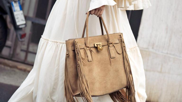 Φθινοπωρινό update: Η style expert προτείνει την πιο κομψή και πρακτική τσάντα της σεζόν