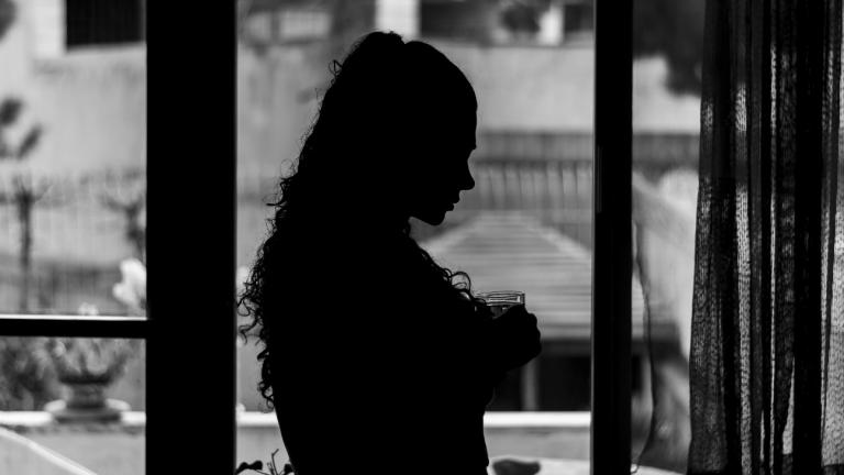 Γυναίκα που ανησυχεί 