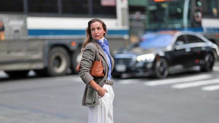 7 απλά στιλιστικά τρικ που θα σε κάνουν να δείχνεις κομψή και προσεγμένη ακόμη κι αν φοράς Zara