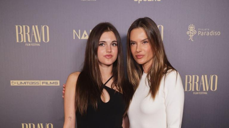 Έξοδος για την Αλεσάντρα Αμπρόσιο και την κόρη της