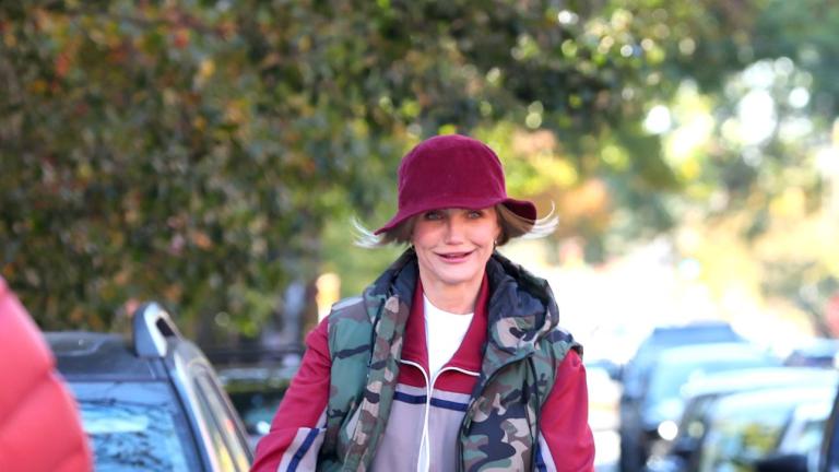 Η Κάμερον Ντίαζ με φαρδιά βερμούδα