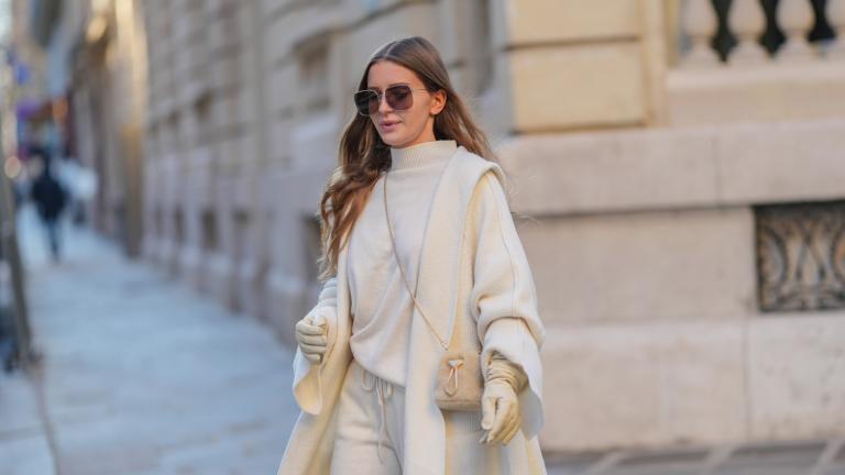 Κασμιρένιο πουλόβερ: Πώς να το φροντίσεις και πώς να το φορέσεις αυτό το φθινόπωρο/Φωτογραφία: Getty Images