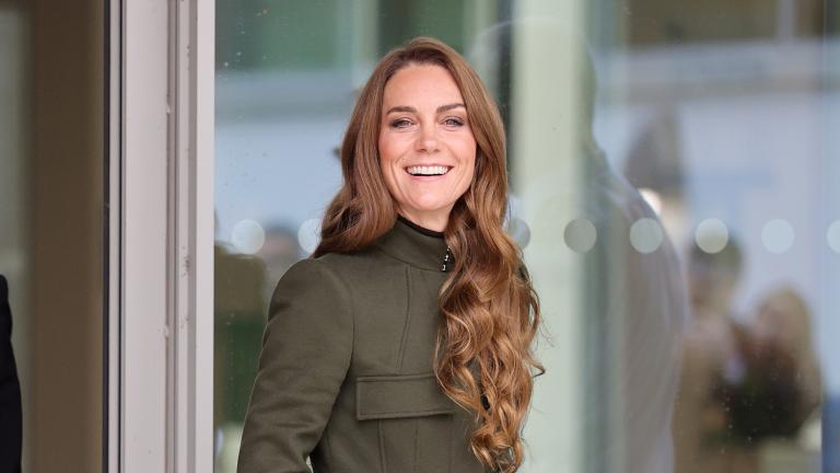 Γιατί οι royals προτιμούν μονοχρωματικά λουκ: «Ένας έξυπνος τρόπος να επικοινωνείς χωρίς λόγια» λένε ειδικοί