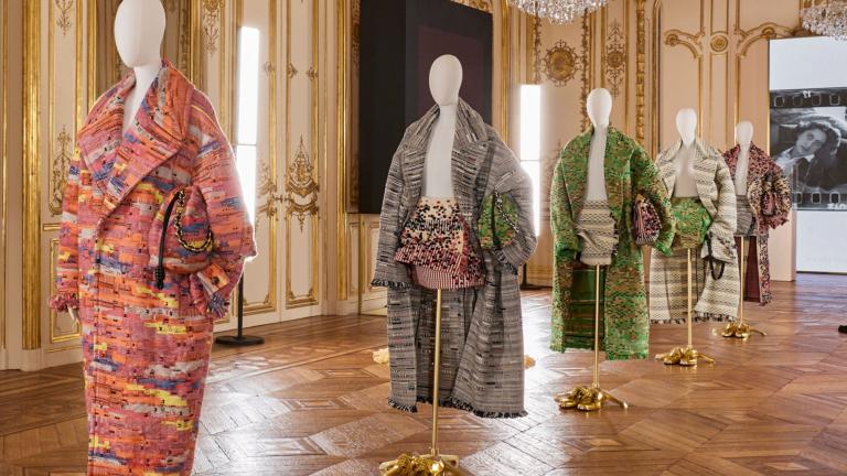 Η Loewe εμπνέεται από τους πρωτοπόρους του Μοντερνισμού για μια συλλογή - ύμνο στη γεωμετρία του στιλ