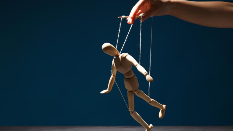 Ο πιο χειριστικός: Ποιο είναι το ζώδιο που φέρνει τα πάντα στα μέτρα του