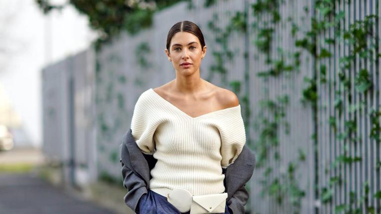 Πώς να φορέσεις το πλεκτό με V λαιμόκοψη κάθε μέρα της εβδομάδας -Ο οδηγός για κομψές εμφανίσεις από Δευτέρα έως Κυριακή