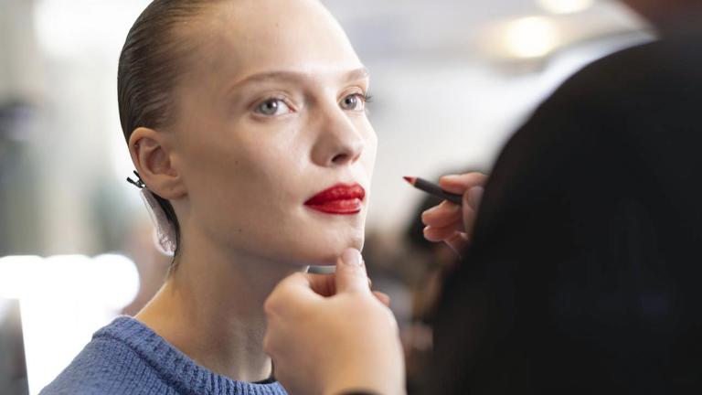 Τα κόκκινα κραγιόν που θα φορέσουμε στις γιορτές