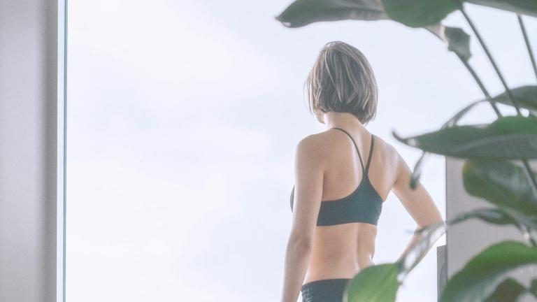 Απλή άσκηση αντικαθιστά τα 10.000 βήματα ημερησίως, λέει βιοχημικός -Και γίνεται χωρίς να βγεις από το σπίτι