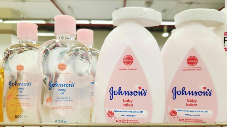 Baby oil/Φωτογραφία Unsplash 