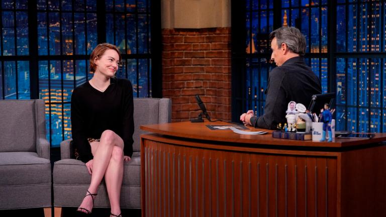 Η Έμμα Στόουν στην εκπομπή του Σεθ Μέγιερς