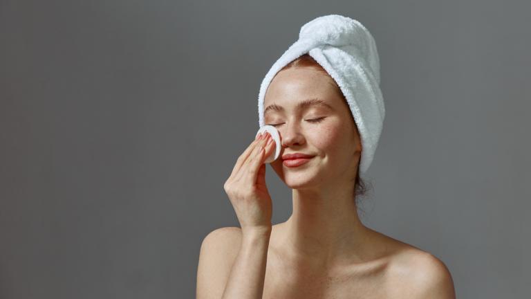 Κοπέλα που ξεβάφεται 