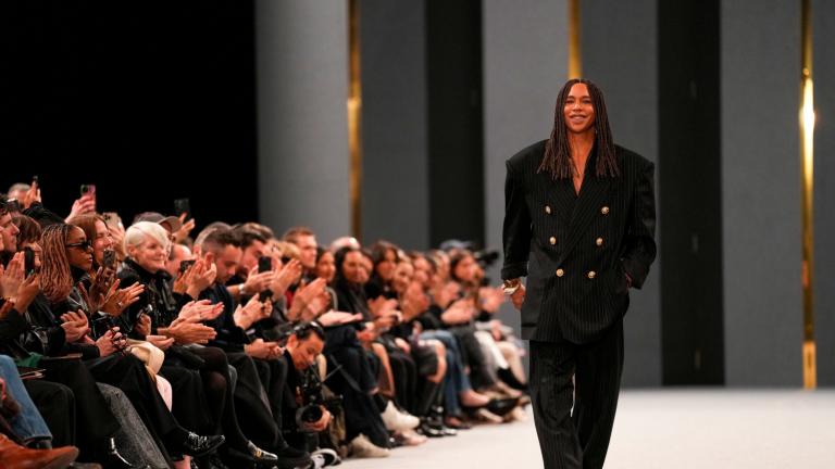 Aπό το ορφανοτροφείο στους λαμπερούς κόσμους της μόδας: Η απίστευτη ζωή του Olivier Rousteing που αφήνει τον Balmain μετά από 14 χρόνια