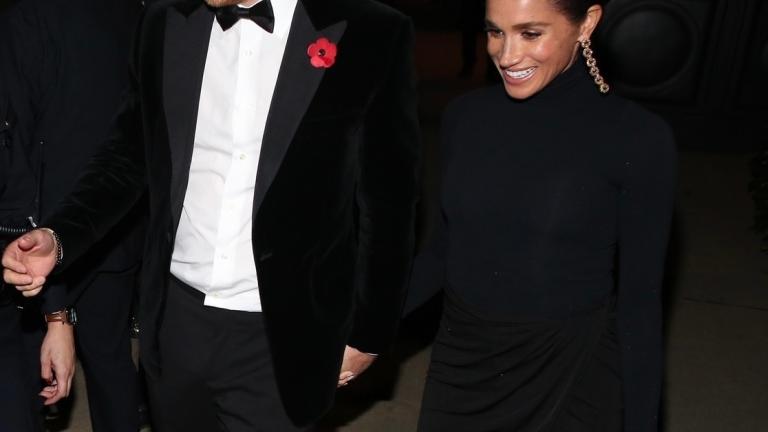 Γιατί οι Βρετανοί φορούν όλοι παπαρούνες στο πέτο αυτή την εποχή;