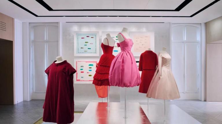 Azzedine Alaïa και Christian Dior: Δύο θρύλοι της μόδας σε μια διπλή έκθεση στο Παρίσι