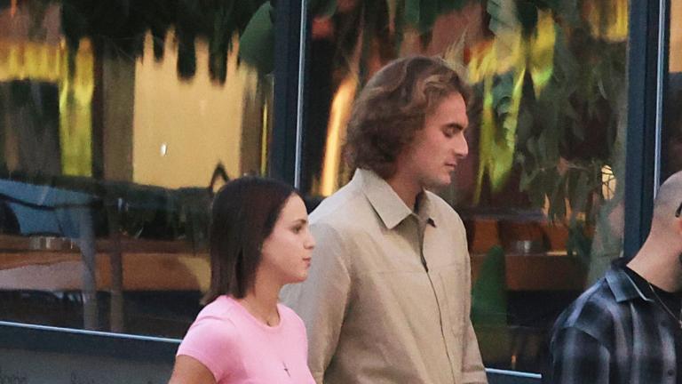 Στέφανος και Ελισάβετ Τσιτσιπά σε χαλαρή βόλτα/Φωτογραφία NDP 