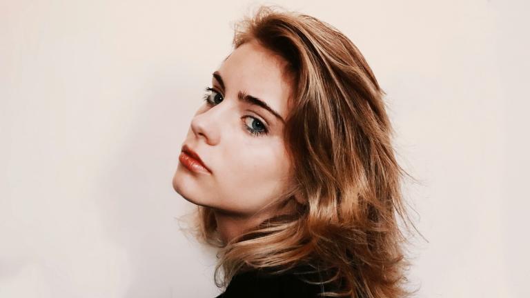 Κούρεμα με στρώσεις/Φωτογραφία Unsplash 