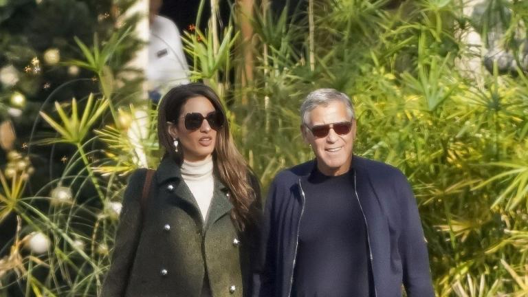 Η Αμάλ και ο Τζορτζ Κλούνεϊ στη βόλτα τους στη Νότια Γαλλία