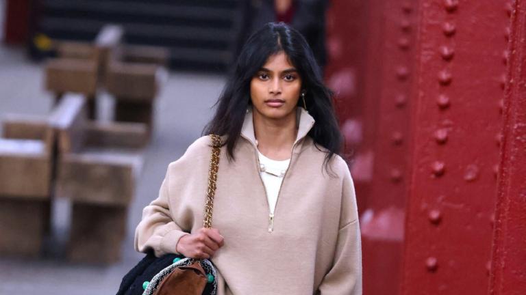 Ποια είναι η Μπαβίθα Μαντάβα, το μοντέλο από την Ινδία που εντόπισαν τυχαία στο μετρό της Νέας Υόρκης και έγινε η νέα αποκάλυψη στο σόου της Chanel