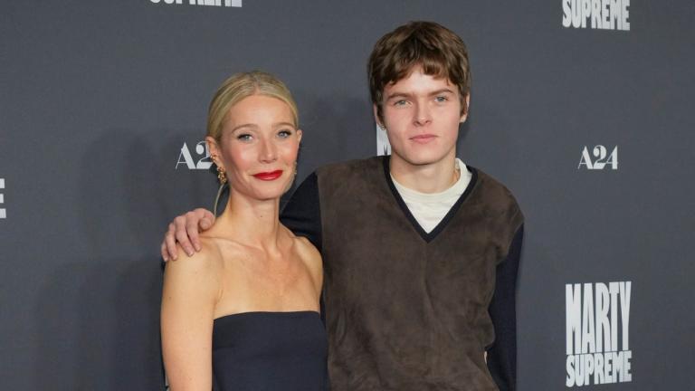 Η Γκουίνεθ Πάλτροου με τον γιο της