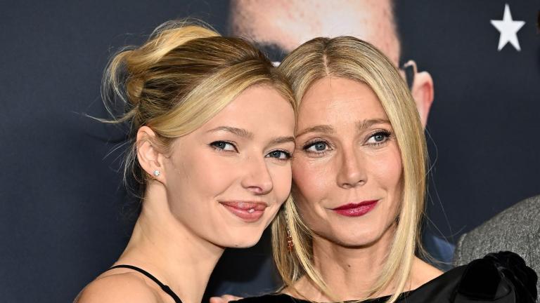 Η Γκουίνεθ Πάλτρου με την κόρη της και τον γιο της 