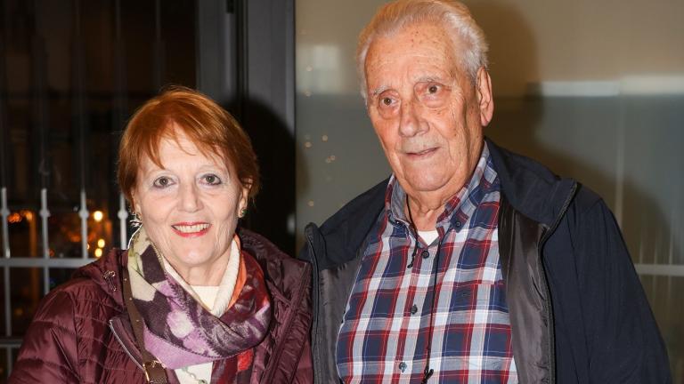 Η κόρη του Γιώργου Ζαμπέτα, Καίτη, σε βραδινή εμφάνιση με τον σύζυγό της