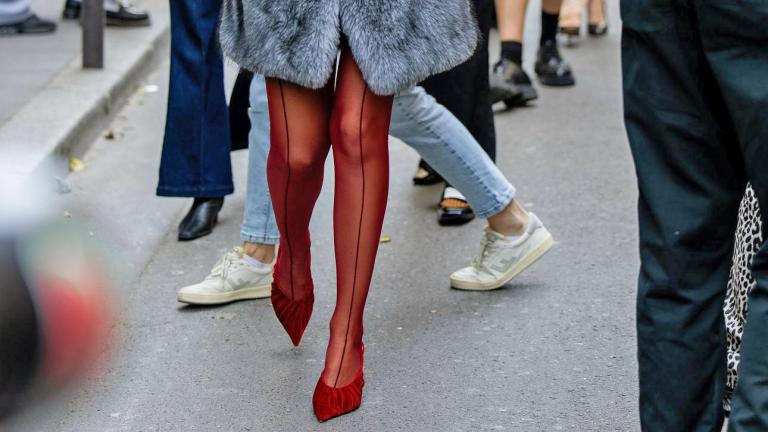 Ασορτί καλσόν με γόβες