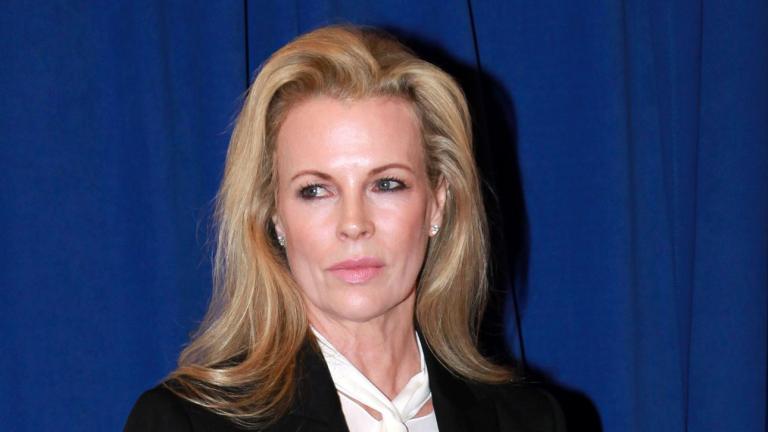 Εμφάνιση της Κιμ Μπάσιντζερ μετά από καιρό