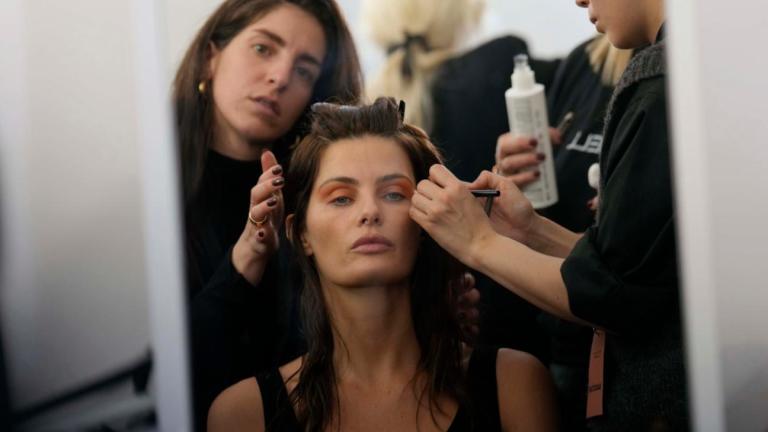 Μοντέλο που βάφεται 