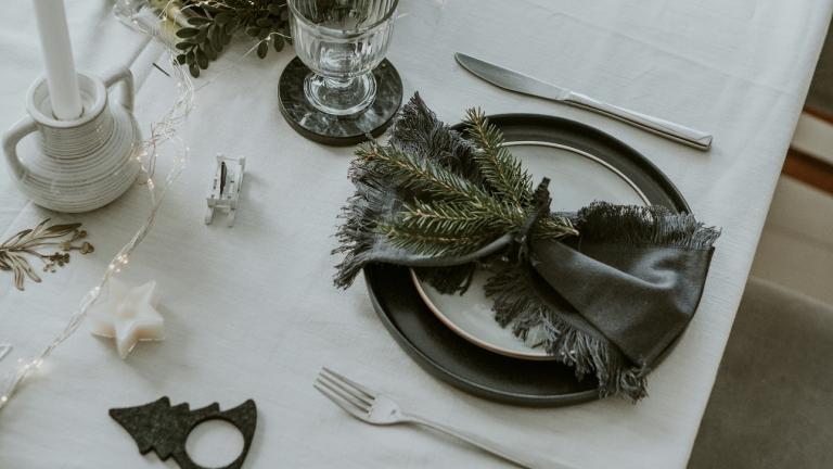 Γιορτινό τραπέζι/Φωτογραφία Unsplash 
