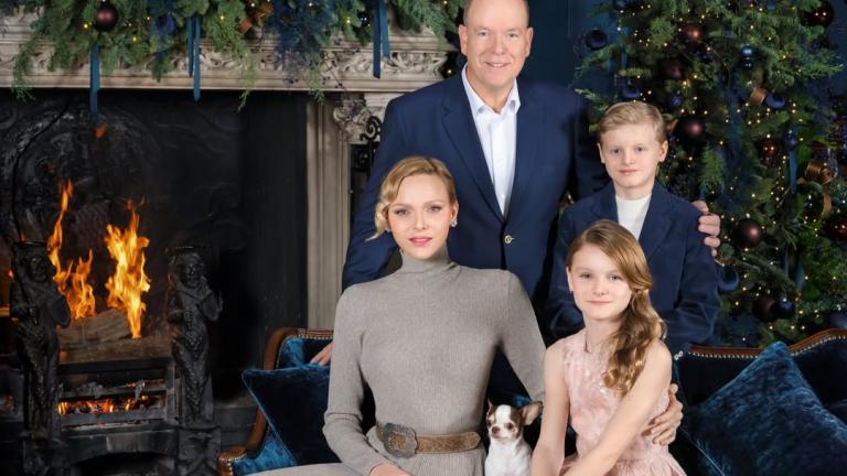 Η πριγκίπισσα Σαρλίν του Μονακό με πλεκτό φόρεμα Ralph Lauren είναι η έμπνευση που έψαχνες για τις γιορτές